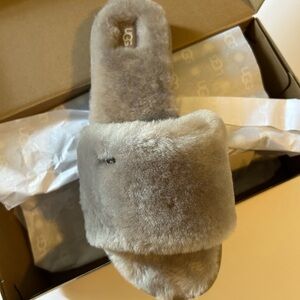 UGG Cozette slide in Oyster women’s size 9 brand new in box